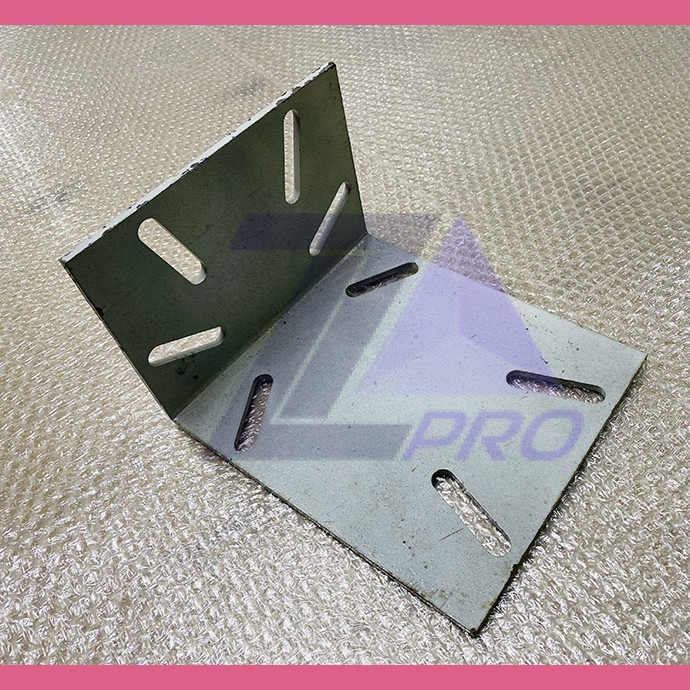 Кронштейн направляющей кабины ОТИС