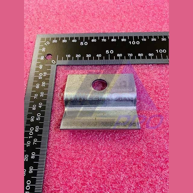 Прижим направляющей FX339FB1