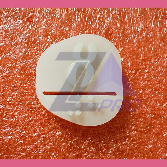 Вставка '8' MAA251D108 Otis