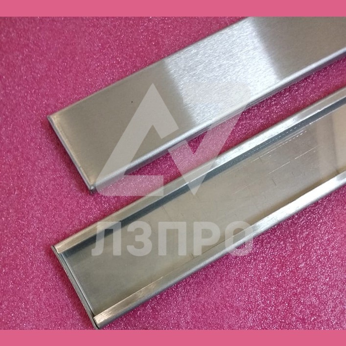 Плинтус кабины L-438 мм нерж.сталь шлиф. ZAA402DV