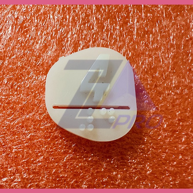 Вставка (чиклет) "4" Otis MAA251D104