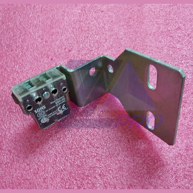 Контакт дверей в сборе с кронштейном крепления EDC-92 SUNS Fermator