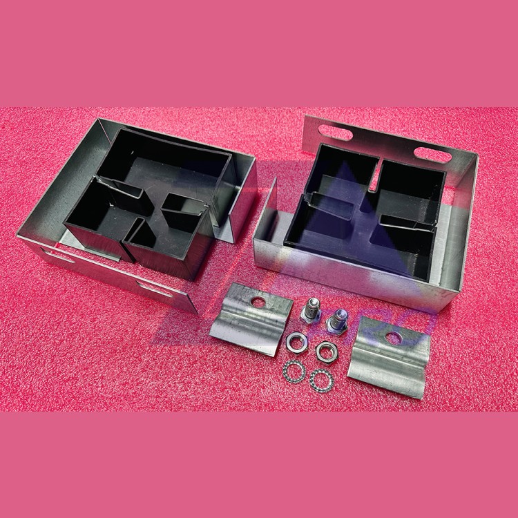 Установочный комплект кронштейнов для маслосборников в приямок лифта