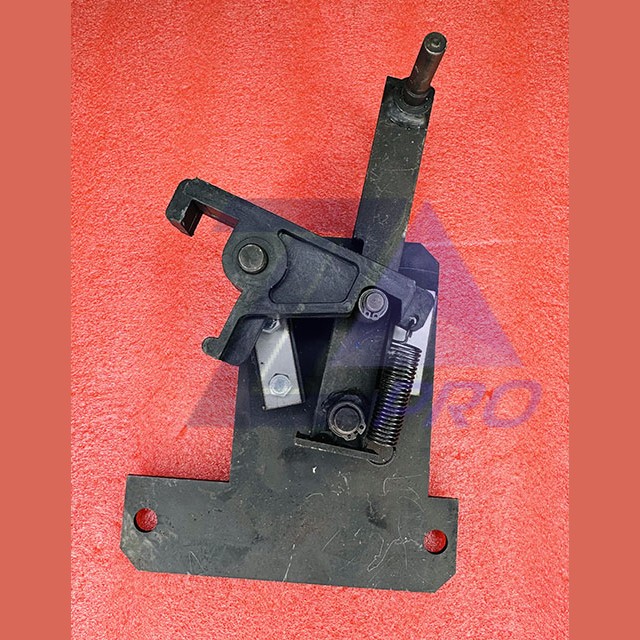 Замок двери кабины центральное открывание МАГ08.01.02.000-01 КМЗ