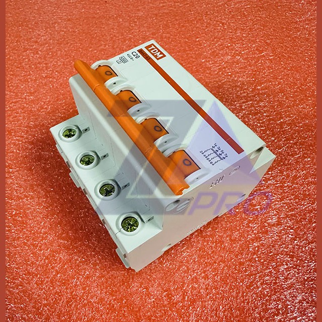 Автоматический выключатель C20 ВА47-63 4Р 20А 4,5кА TDM