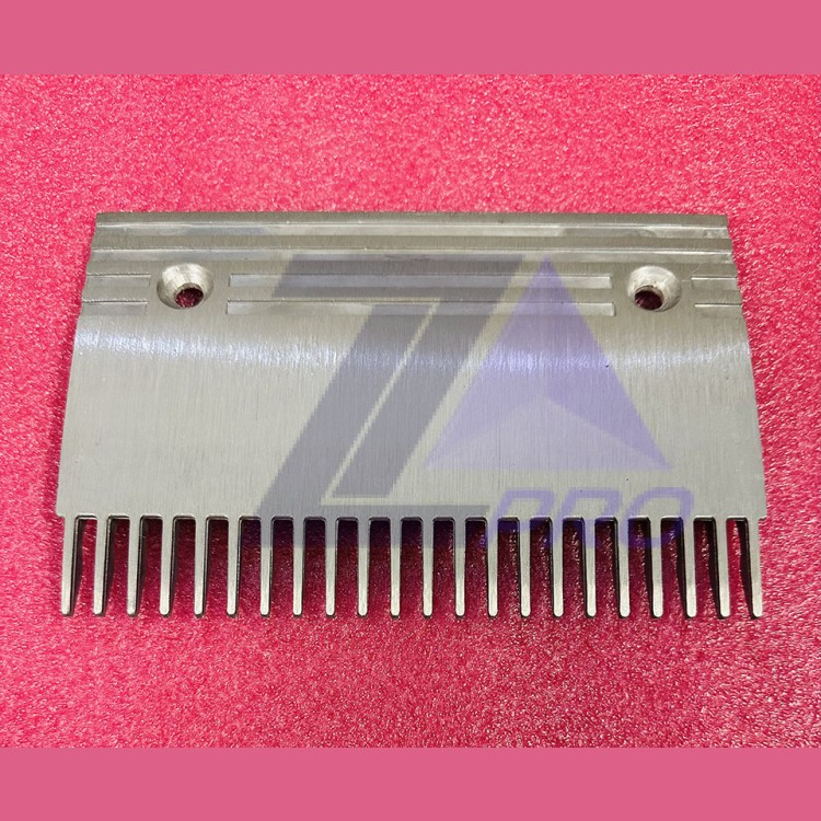 Гребенка эскалатора алюминиевая центральная C TravelMaster KM5130669H01 Kone