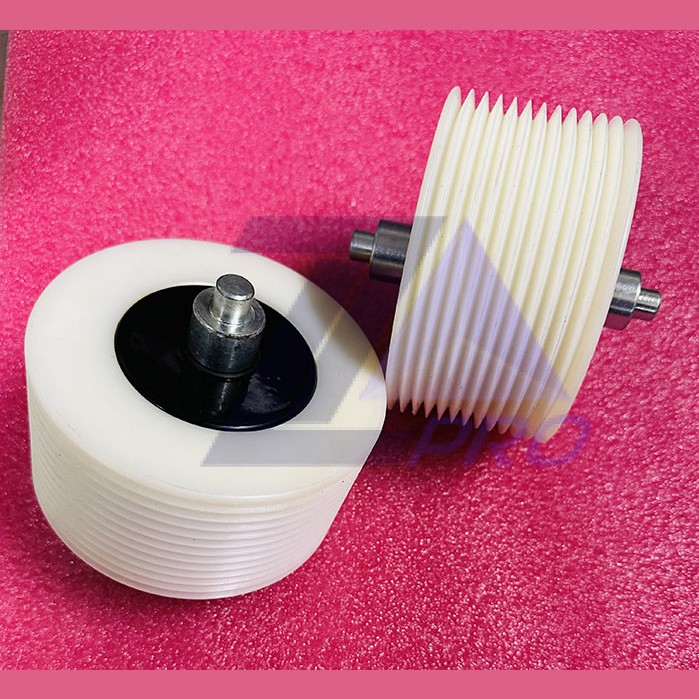 Ролик прижимного ремня поручня эскалатора D-111mm W-60mm 1709757200 17090663 ThyssenKrupp