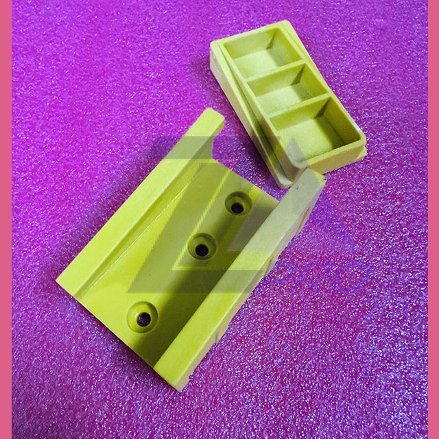 Зажим плоского кабеля ЗПК-18