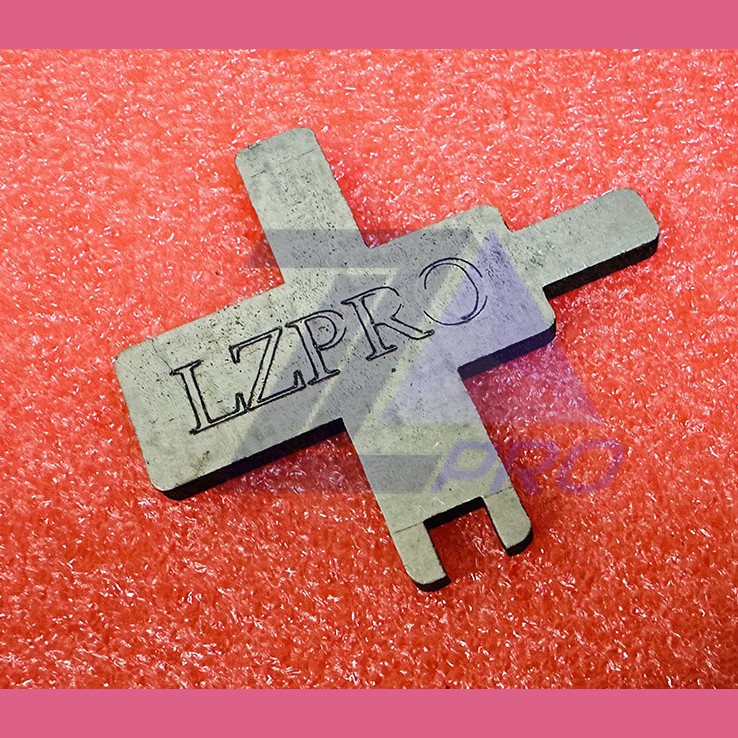 Фиксатор дверей шахты лифта