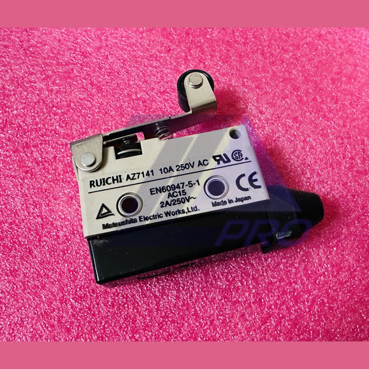 Микропереключатель 10A 250В AZ-7141