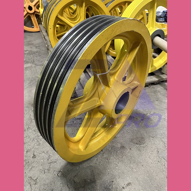 Шкив канатоведущий (Ø 525 мм, канаты 4x12 мм) КМЗ