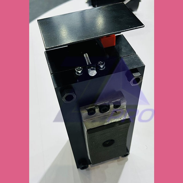 Электромагнит тормоза 110VDC безредукторной лебедки BOMCO NEW DAA330AB5 Otis