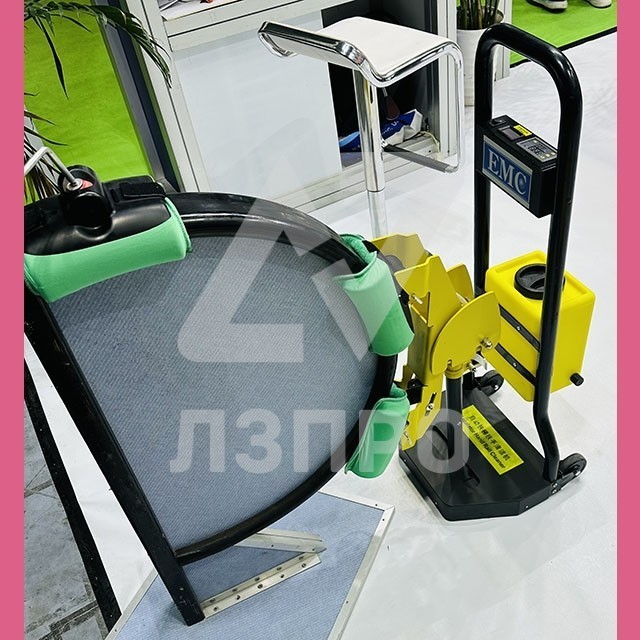 Автоматическое устройство очистки поручня эскалатора