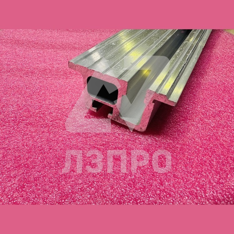 Порог дверей кабины L=1600мм проем 800мм центральные двери 0411С.06.00.009-03 WellMaks ЩЛЗ