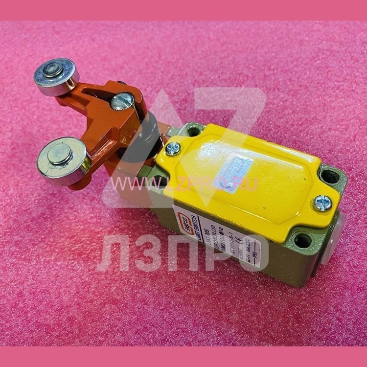 Выключатель концевой вилочный роликовый рычаг 10А 1НО+1НЗ IP65 LXK3-20S