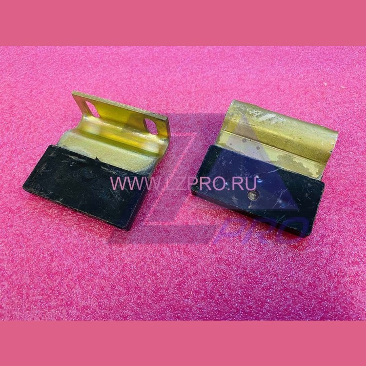 Башмак дверей кабины изогнутый 007.03.10.630 КМЗ