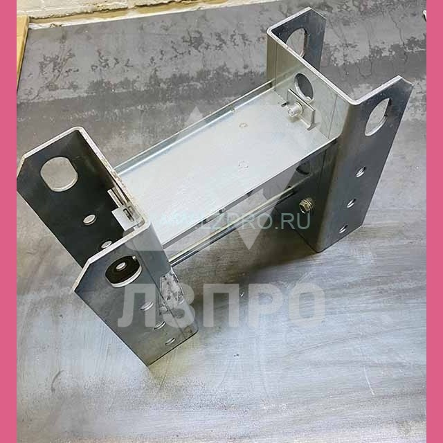 Комплект кронштейнов в сборе (отводного блока L-182 мм FAA266F1) ZBA347XV1 Otis